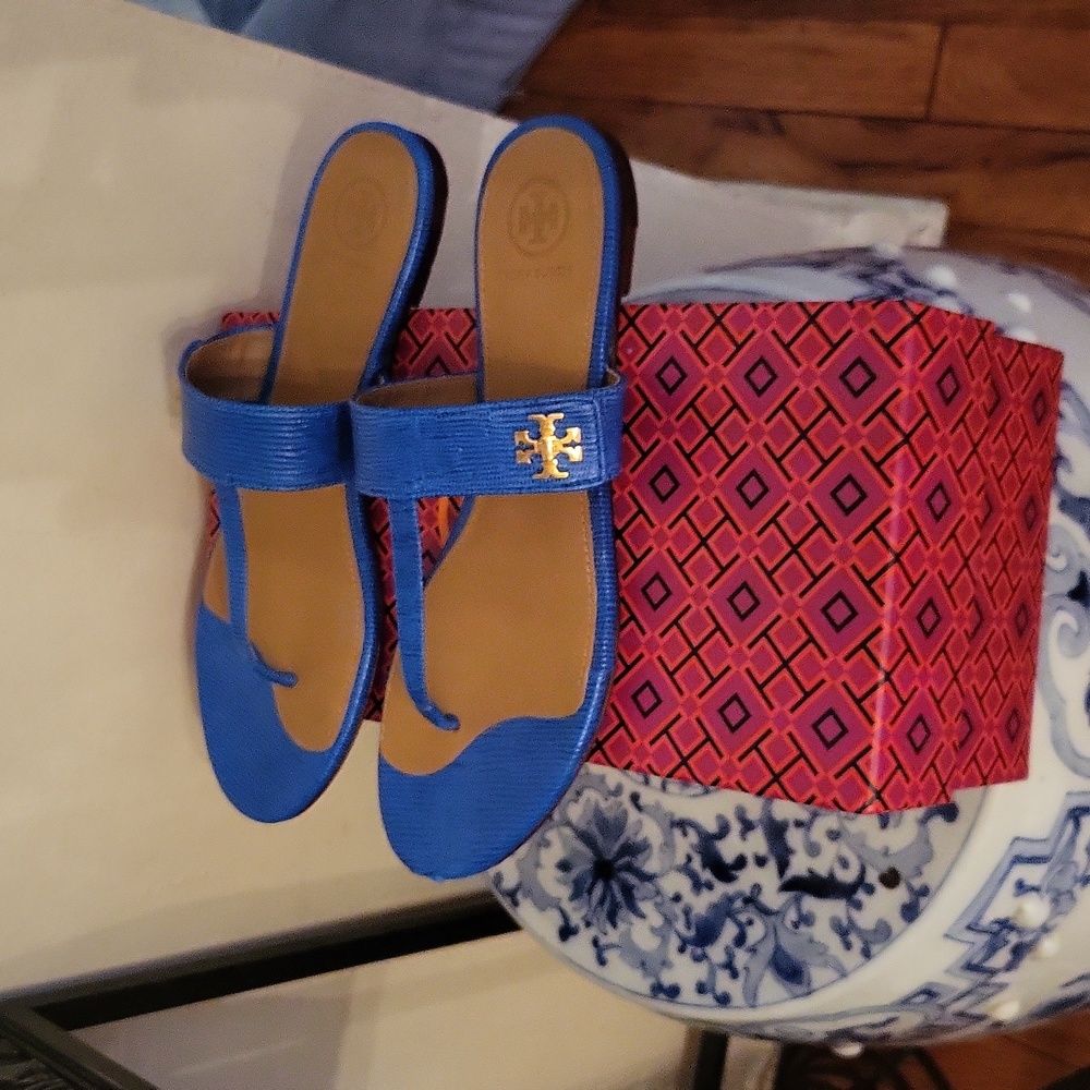 Sandals - Picture 3 of 4